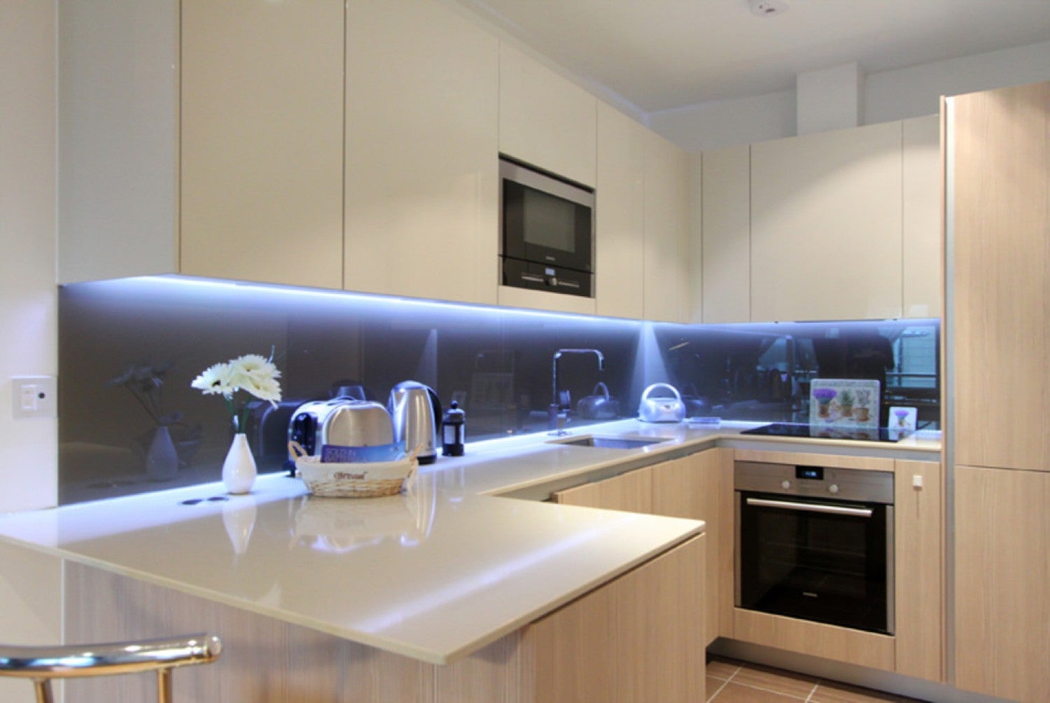 Flat Juniper Drive in Greater London