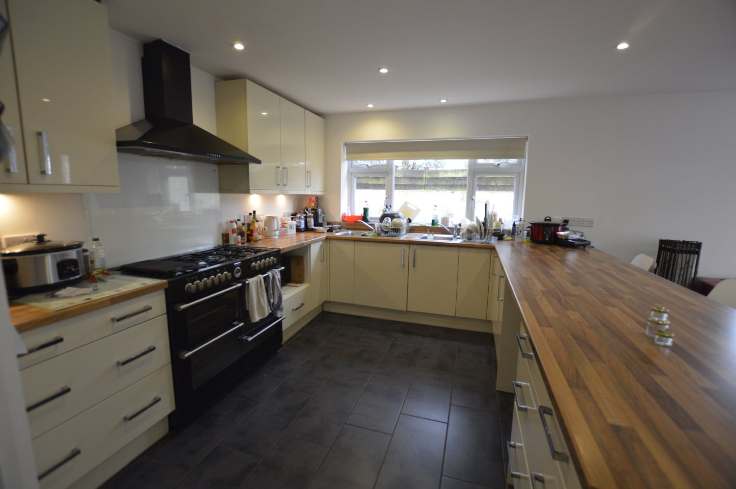 Room Bournemouth Road in Poole