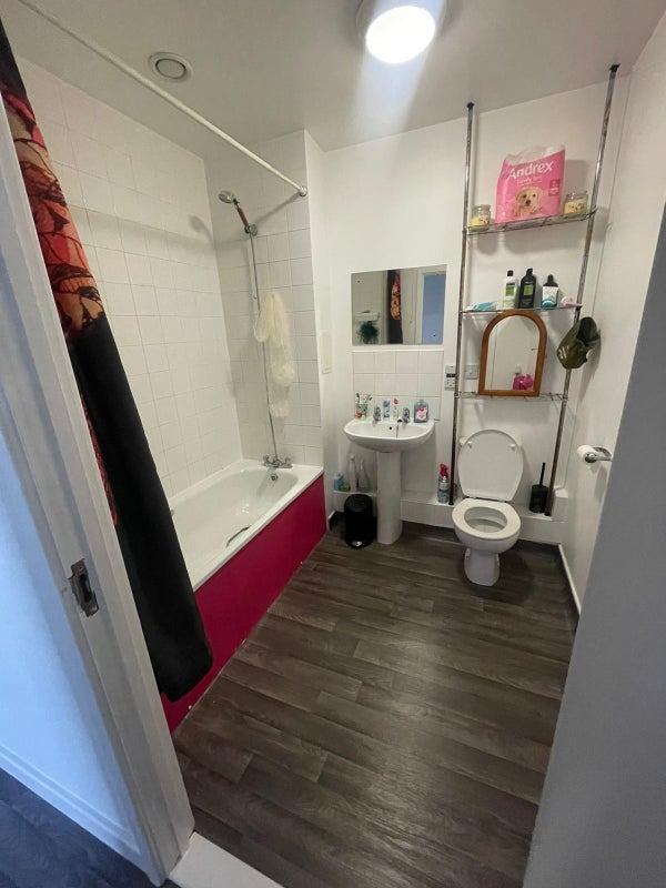 Flat Martineau Square in Greater London