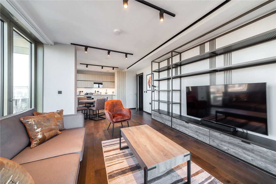 Flat Plough Yard in Greater London