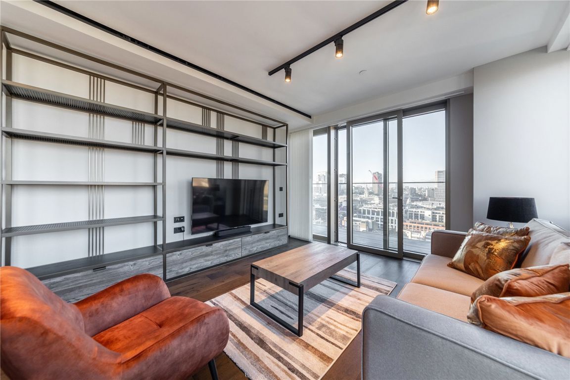 Flat Plough Yard in Greater London