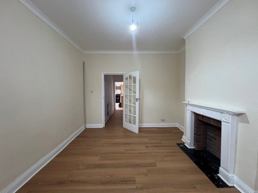 Flat Church Lane in Greater London