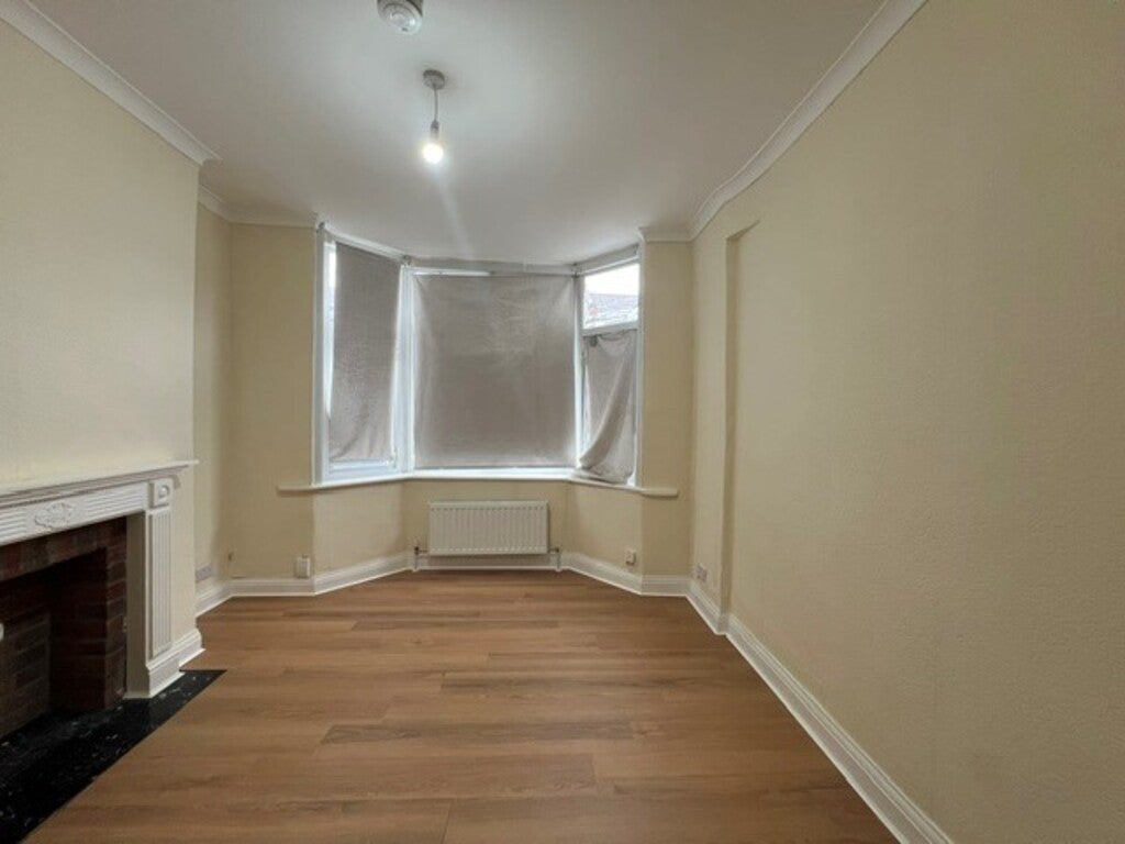 Flat Church Lane in Greater London