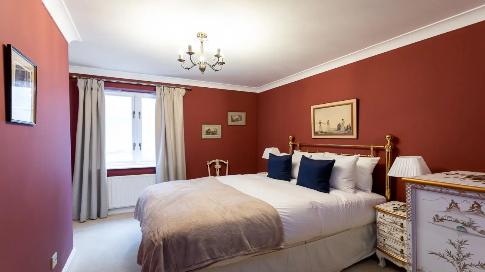 Flat Hermitage Wall in Greater London