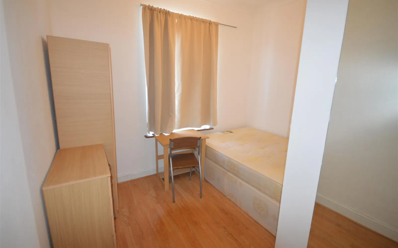 Flat Caledonian Road in Greater London