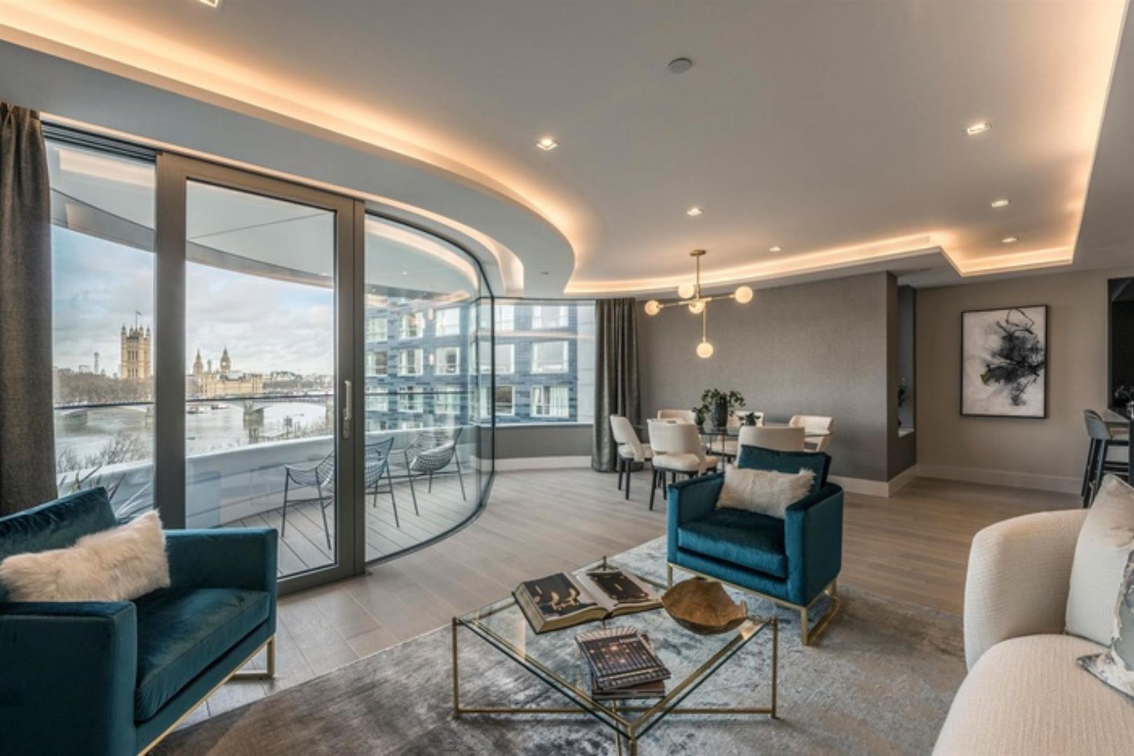 Flat Albert Embankment in Greater London