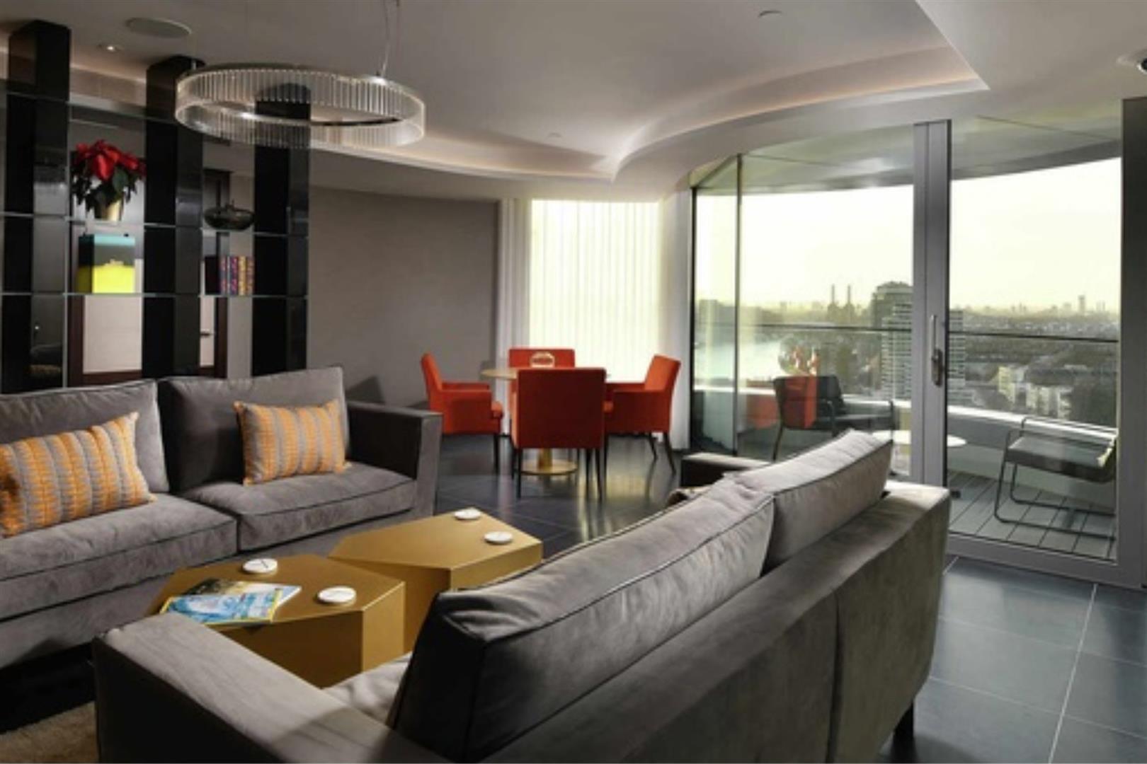 Flat Albert Embankment in Greater London