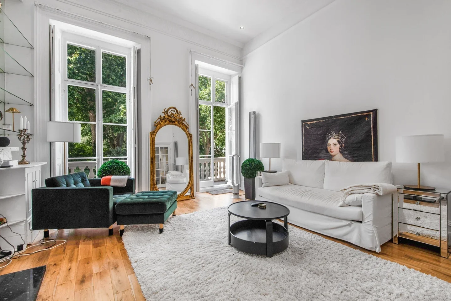 Flat Eccleston Square in City of Westminster