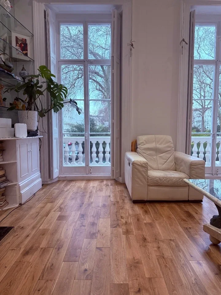 Flat Eccleston Square in City of Westminster