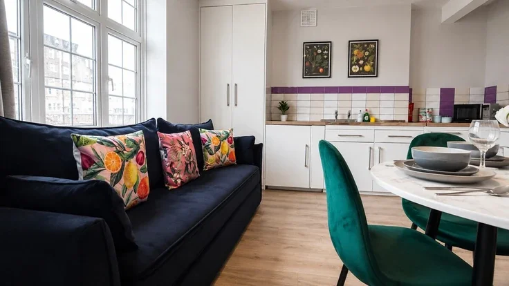 Flat Cranleigh Street in Greater London