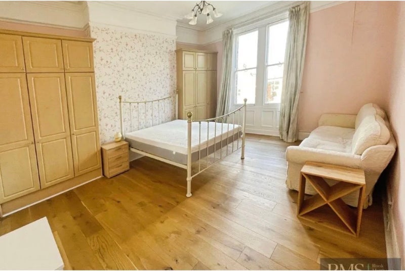 Room Osborne Road in Newcastle upon Tyne