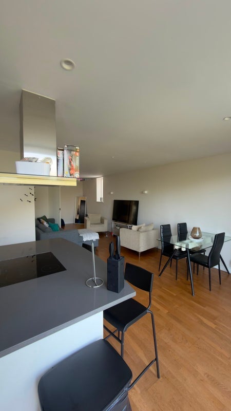 Room Kings Avenue in Greater London