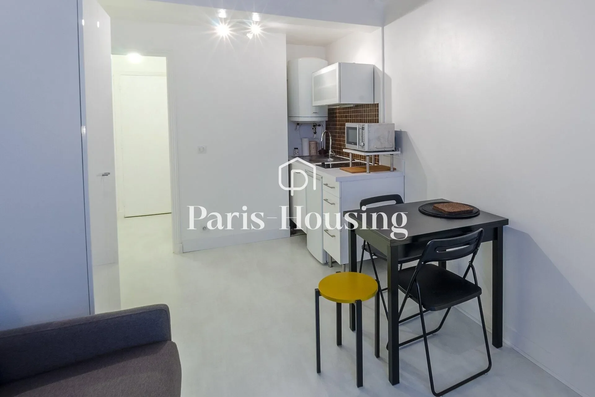 Flat Rue Poncelet in Paris