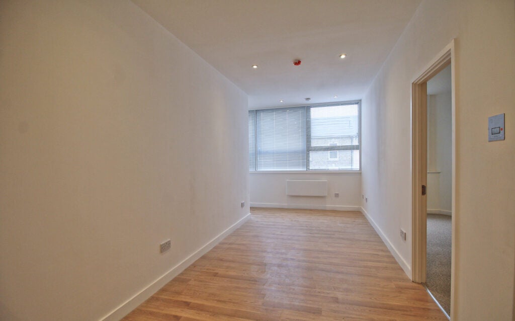 Flat Victoria Road in Rushmoor