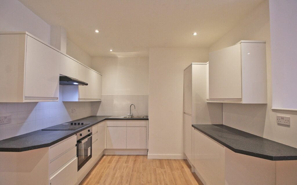 Flat Victoria Road in Rushmoor