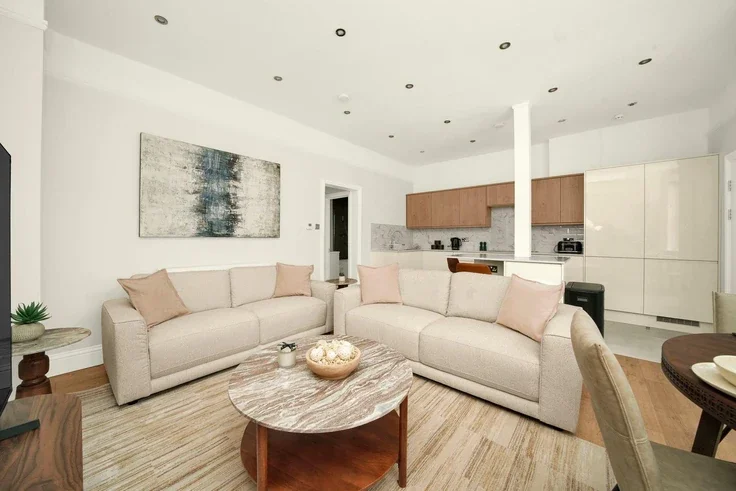 Flat Gwendwr Road in Greater London