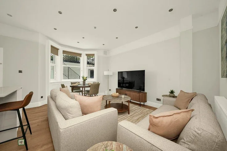 Flat Gwendwr Road in Greater London