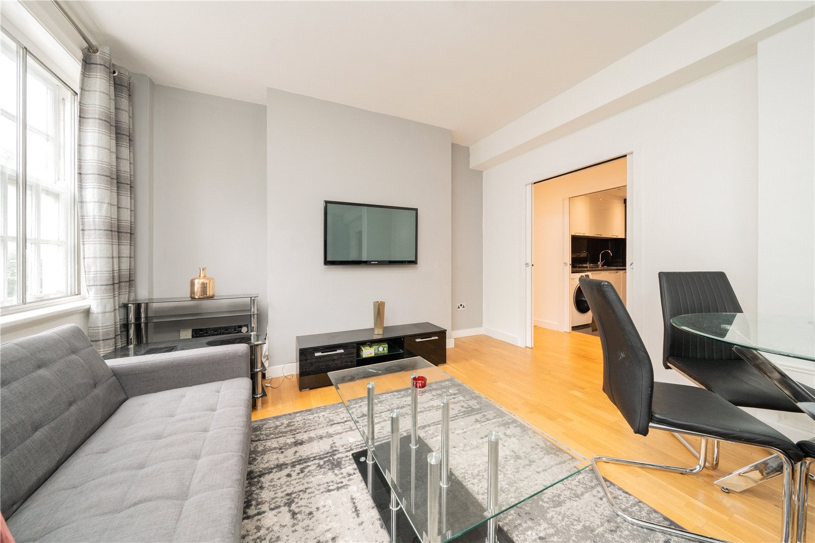 Flat Brompton Road in Greater London
