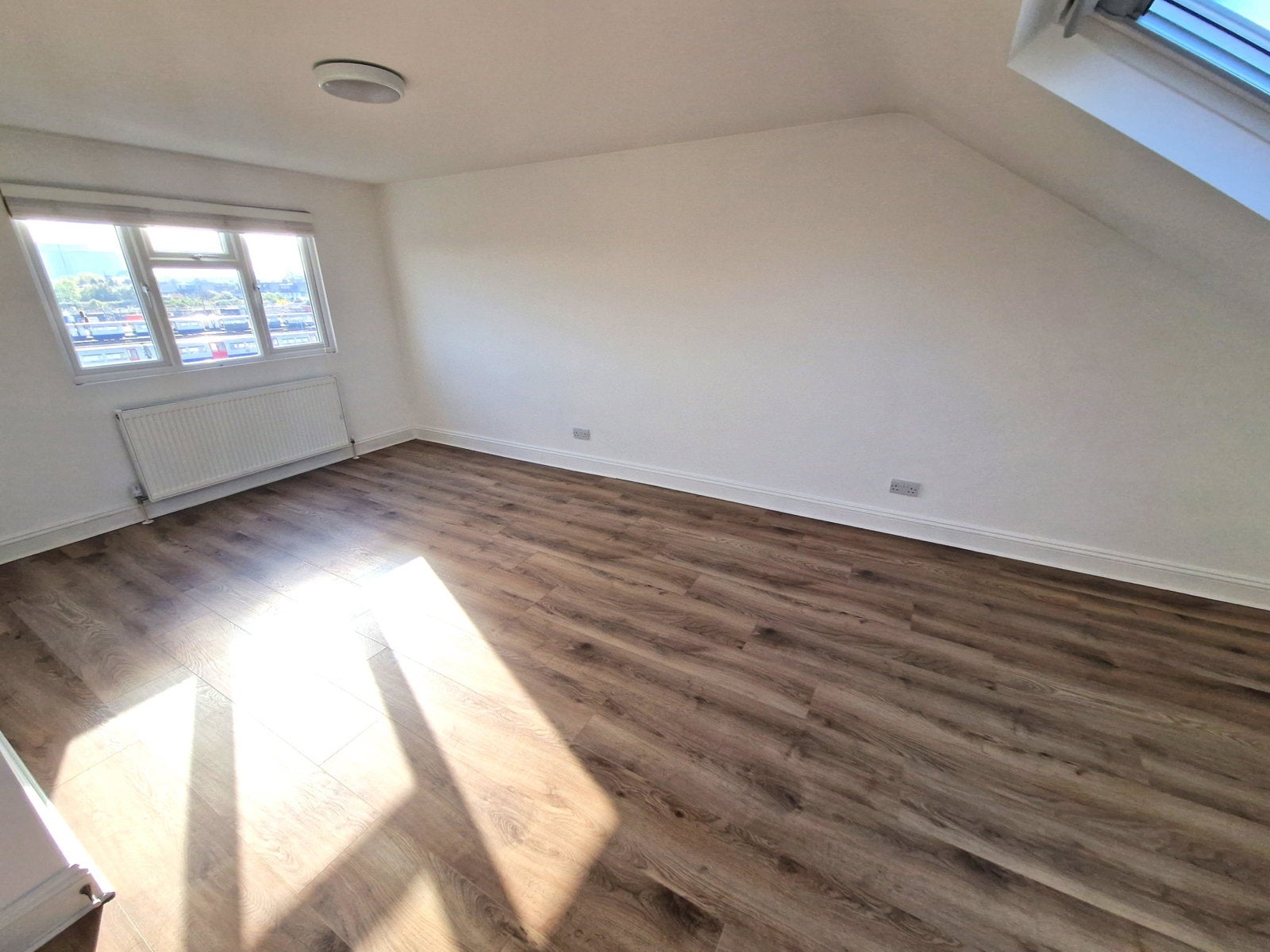 Flat Palins Way in Grays