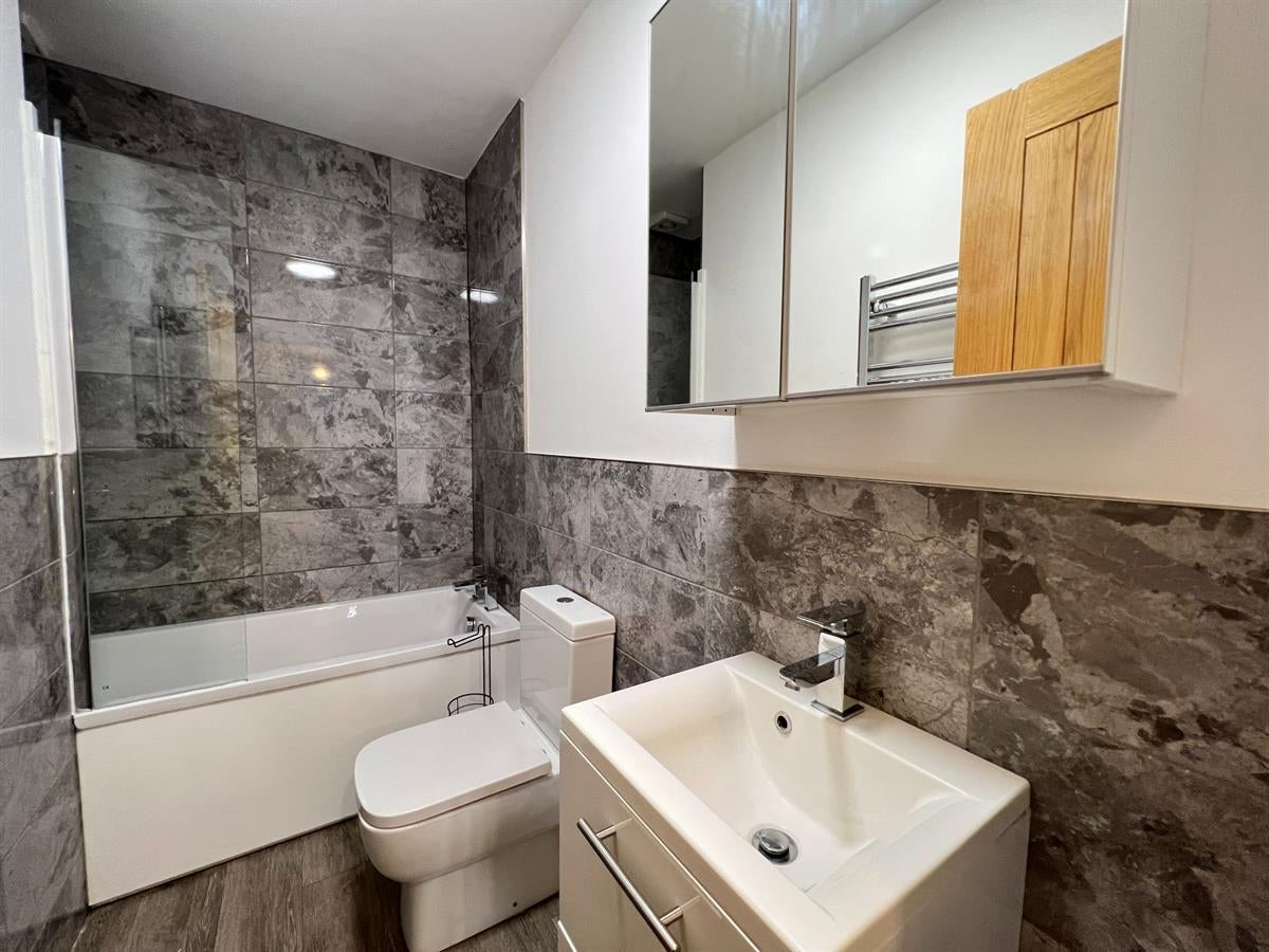 Flat Pierrepont Road in Rushcliffe