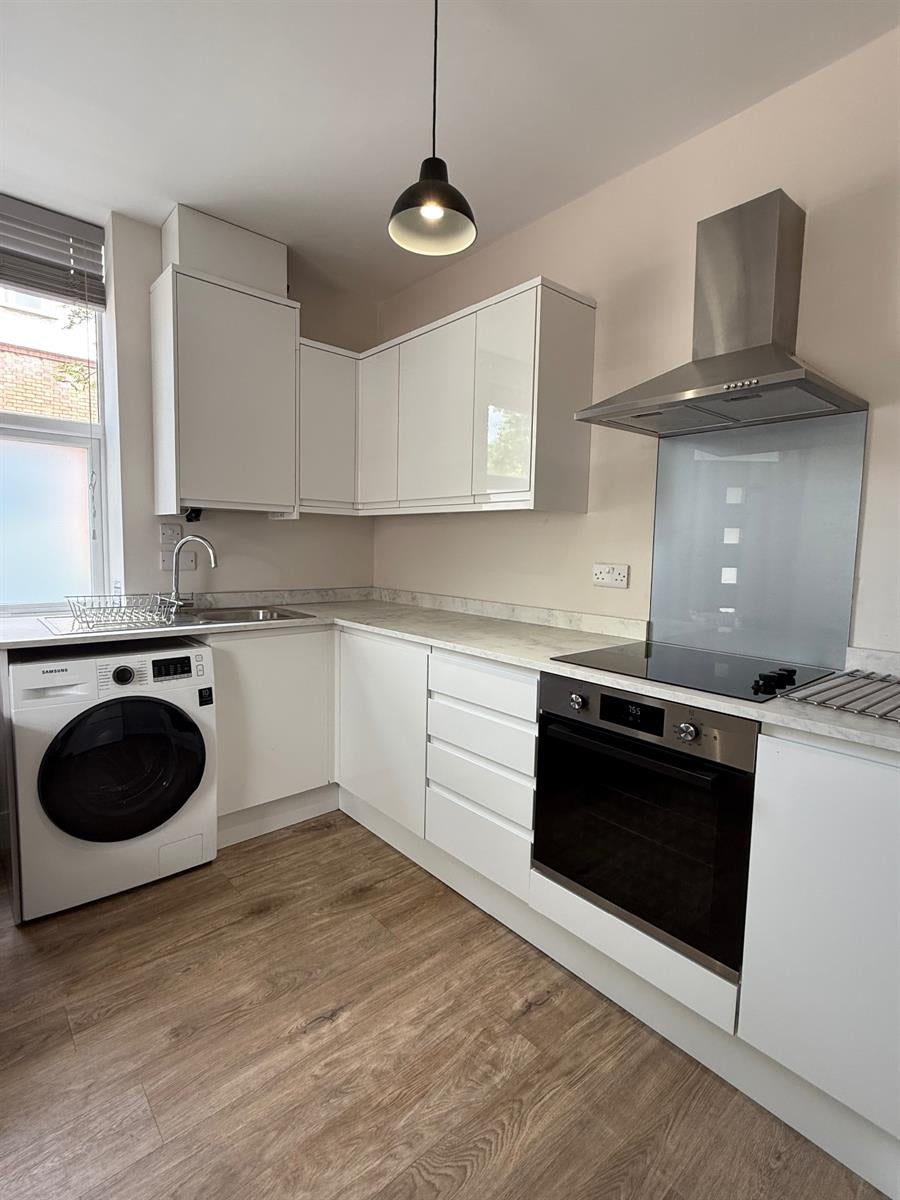 Flat Pierrepont Road in Rushcliffe