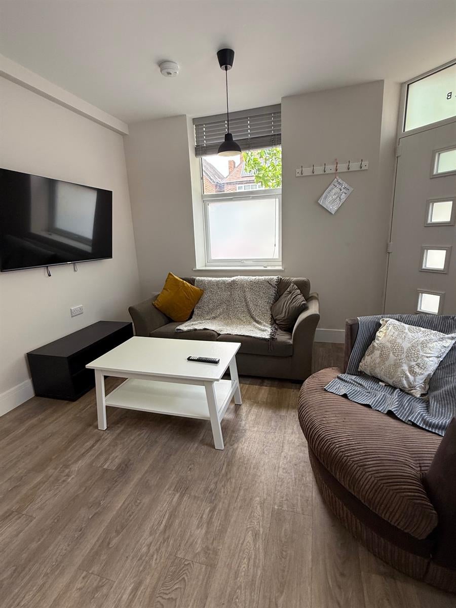 Flat Pierrepont Road in Rushcliffe