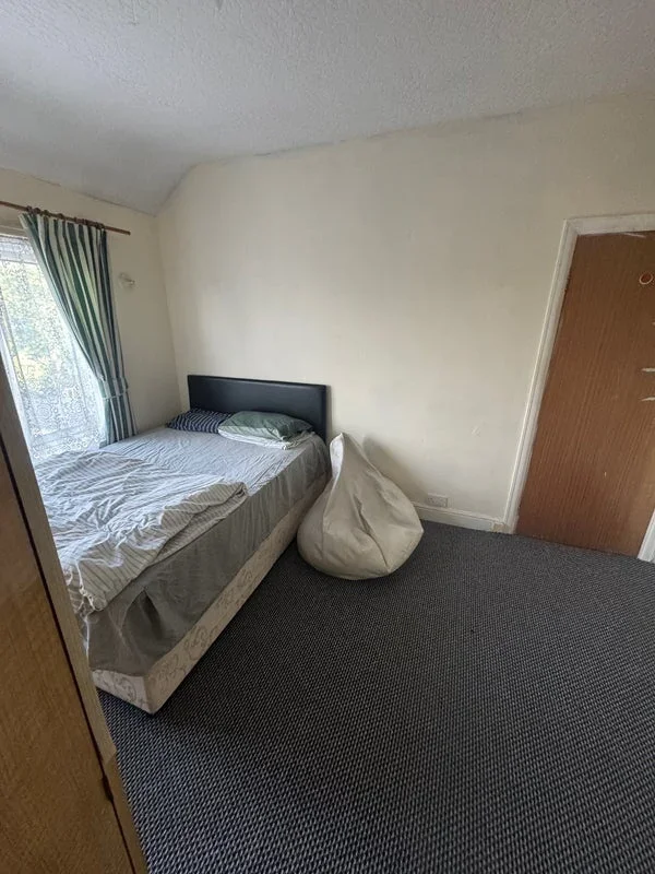 Flat Cairo New Road in Greater London