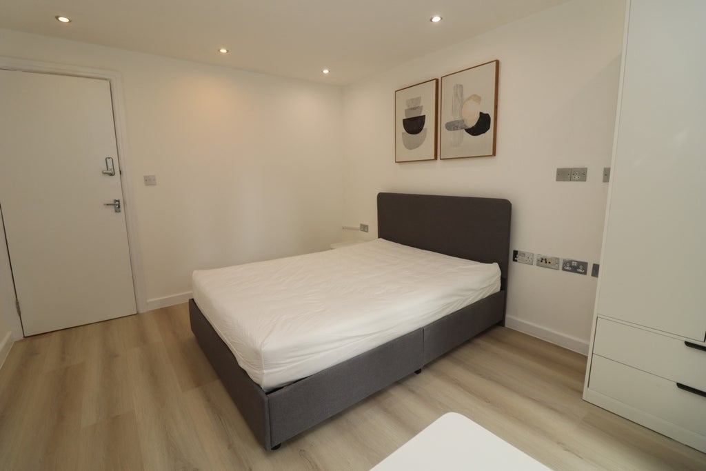 Room Globe Road in Greater London