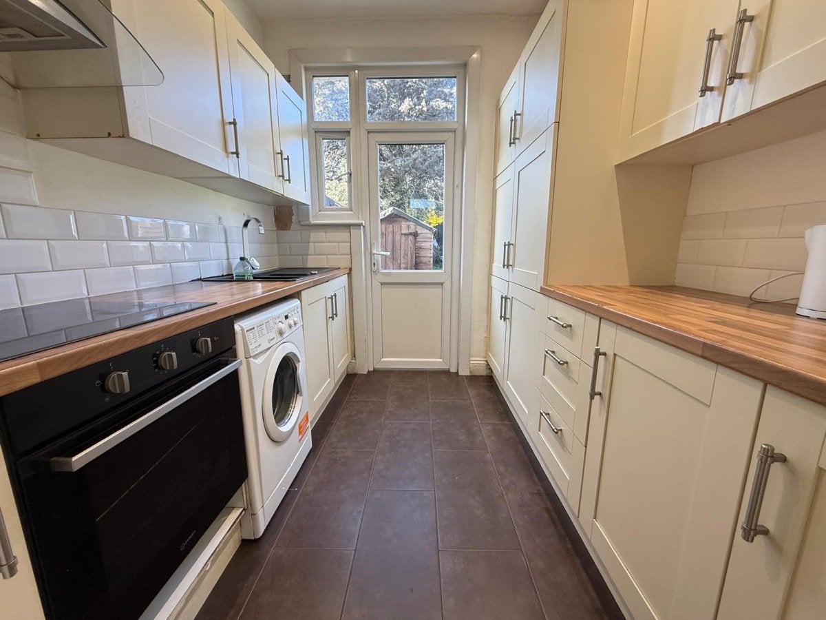House Hedge Lane in Greater London
