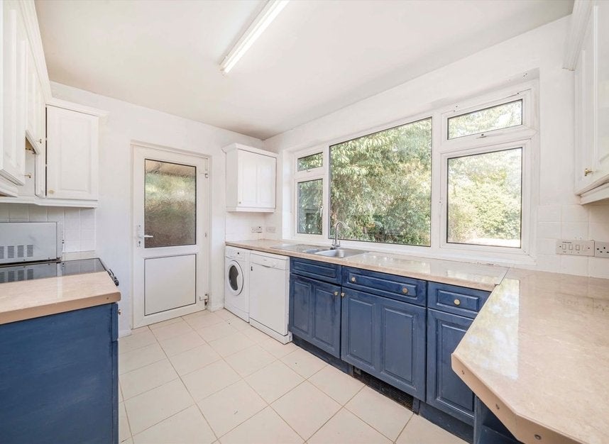 House Denleigh Gardens in Elmbridge