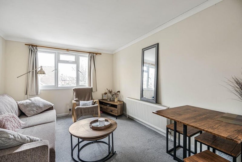 Flat Lavington Road in Greater London