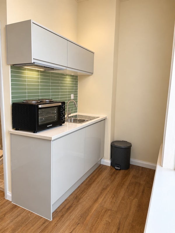 Room High Street in Greater London