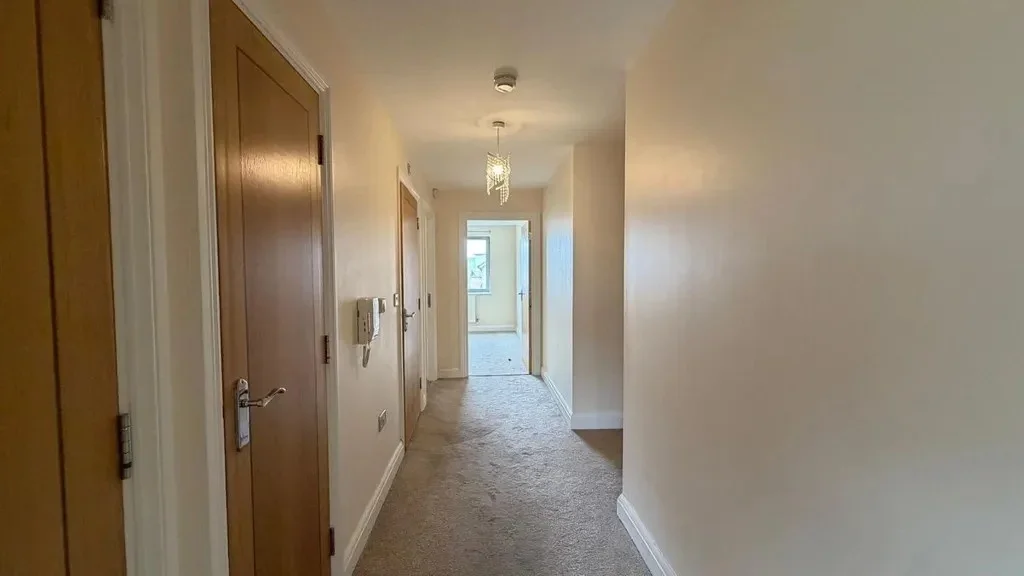 Flat Warrior Close in Greater London
