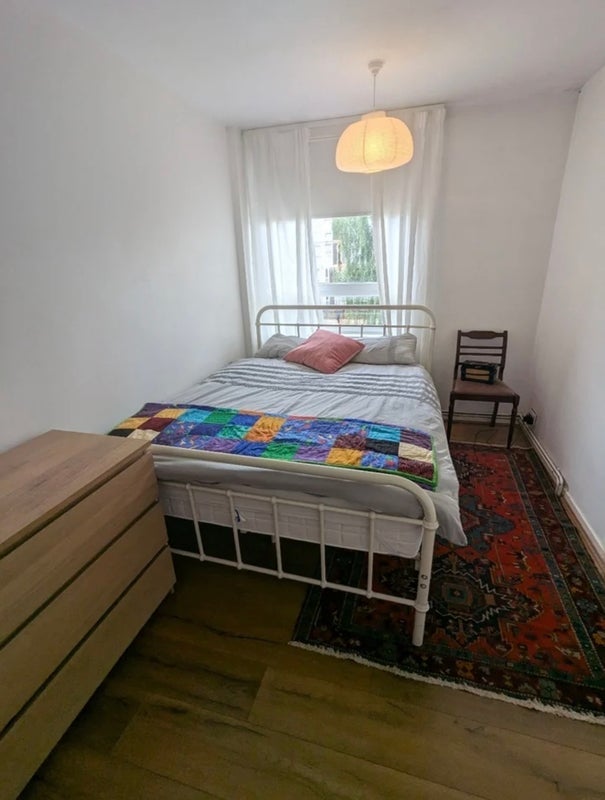 Room De Beauvoir Road in Greater London
