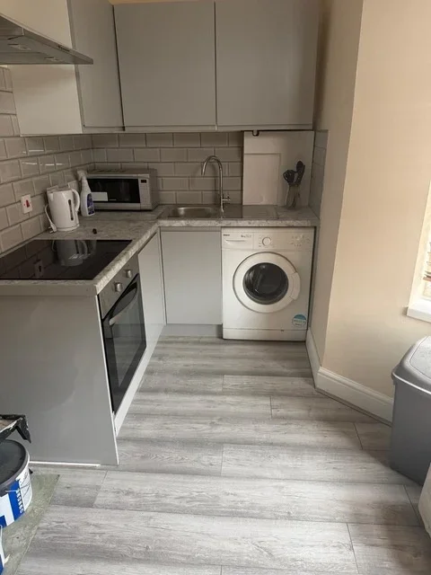 Flat Cobbold Road in Greater London
