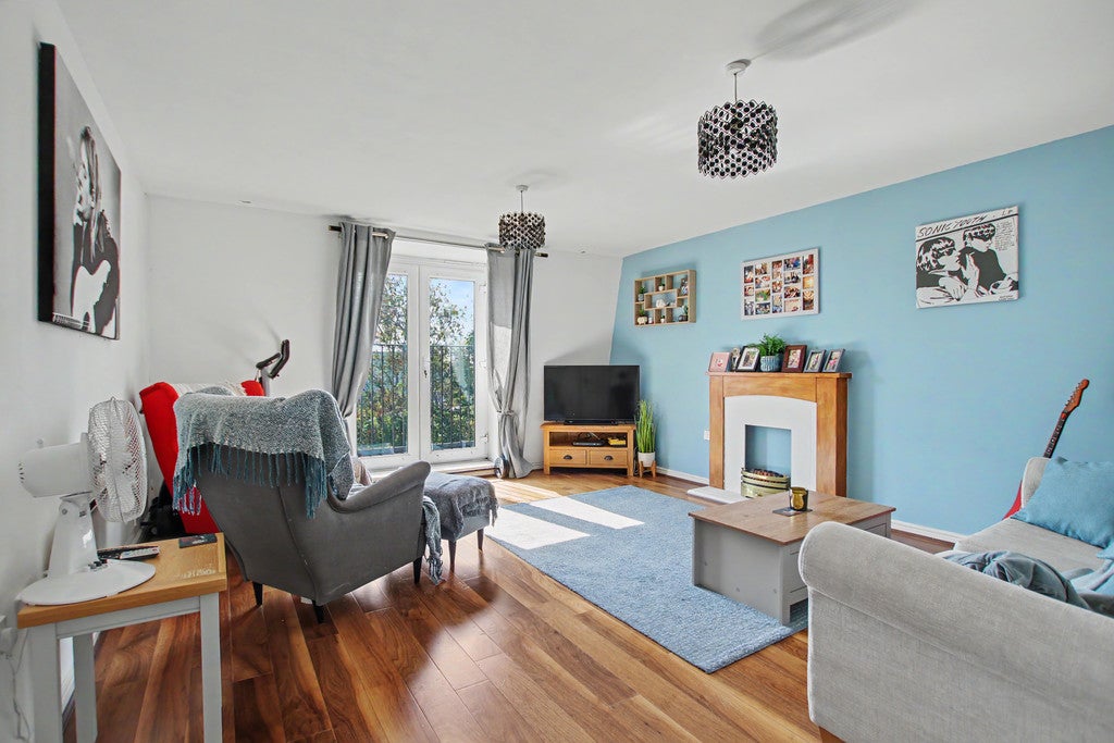 Flat Mirabella Close in Southampton