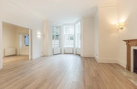 Flat Elsworthy Road in Greater London