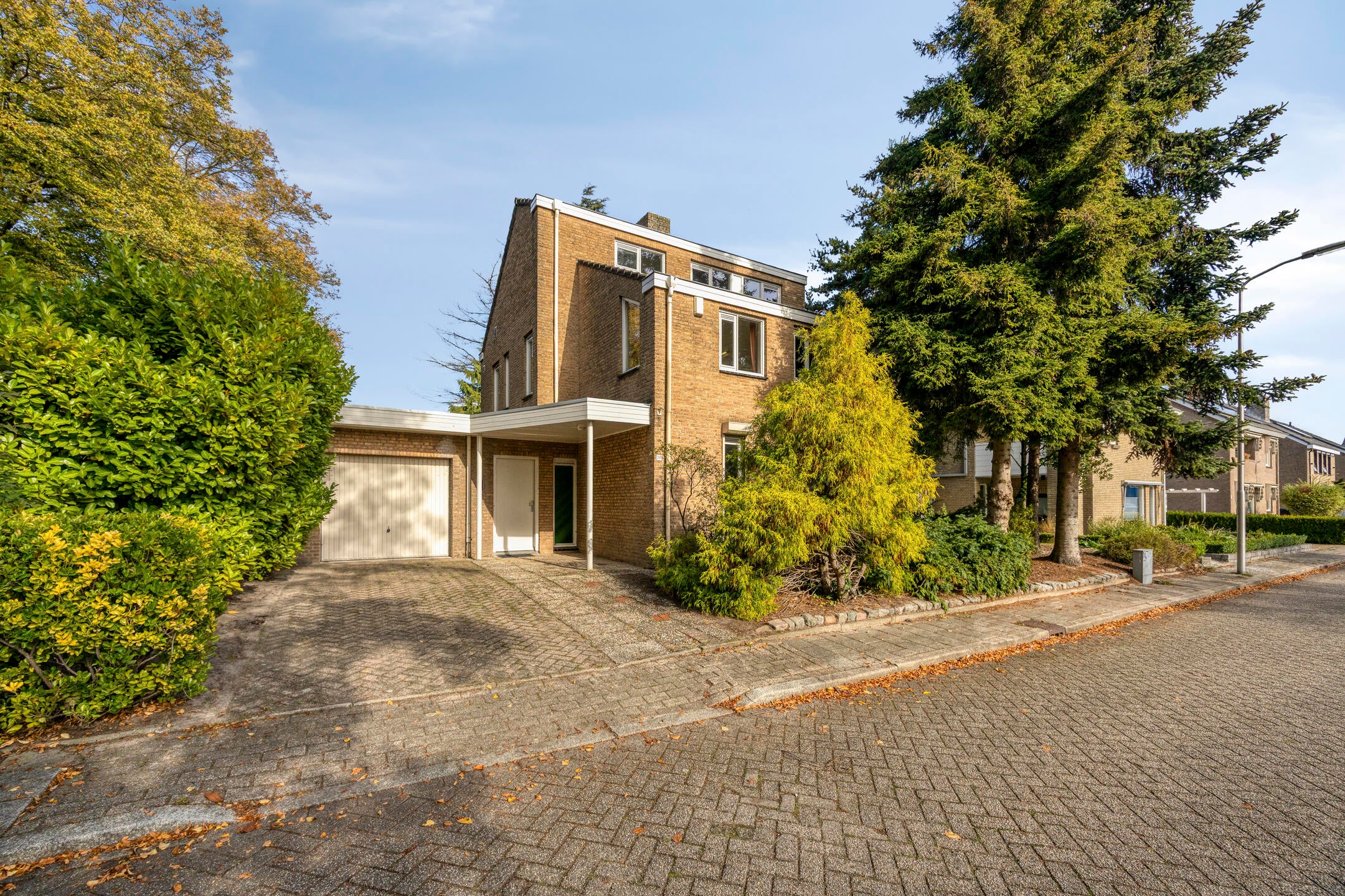 Twee-onder-één-kap te koop: Orionstraat 28, Eindhoven