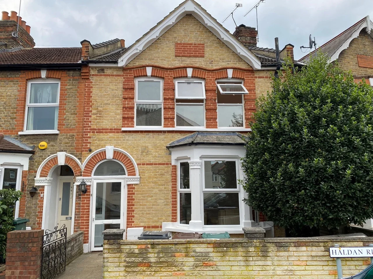 Room Haldan Road in Greater London