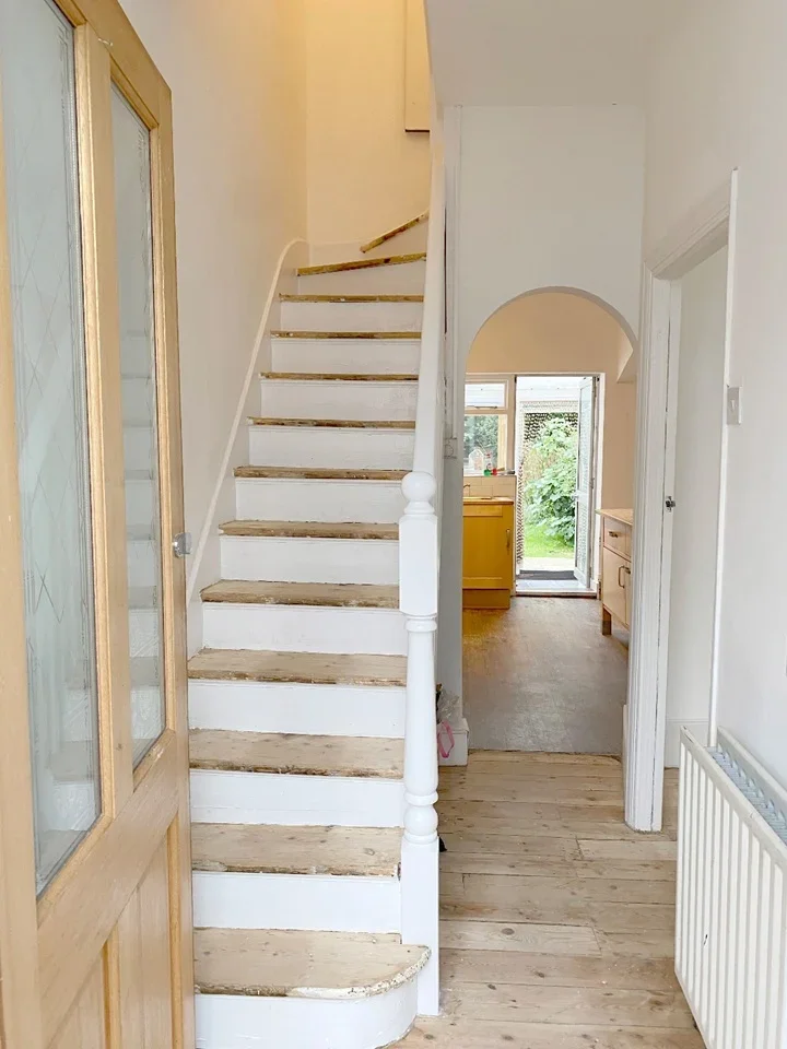 Room Haldan Road in Greater London