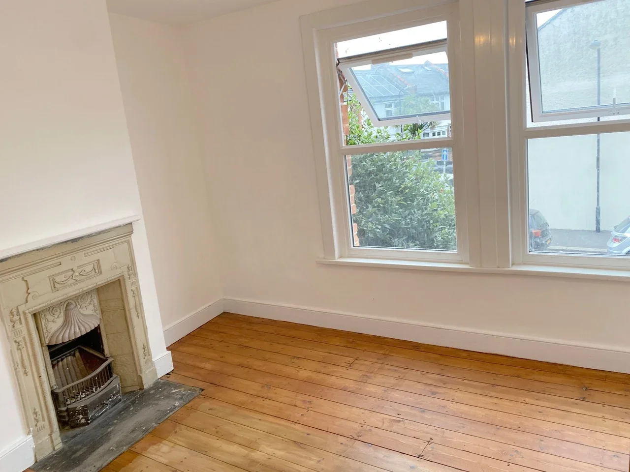 Room Haldan Road in Greater London