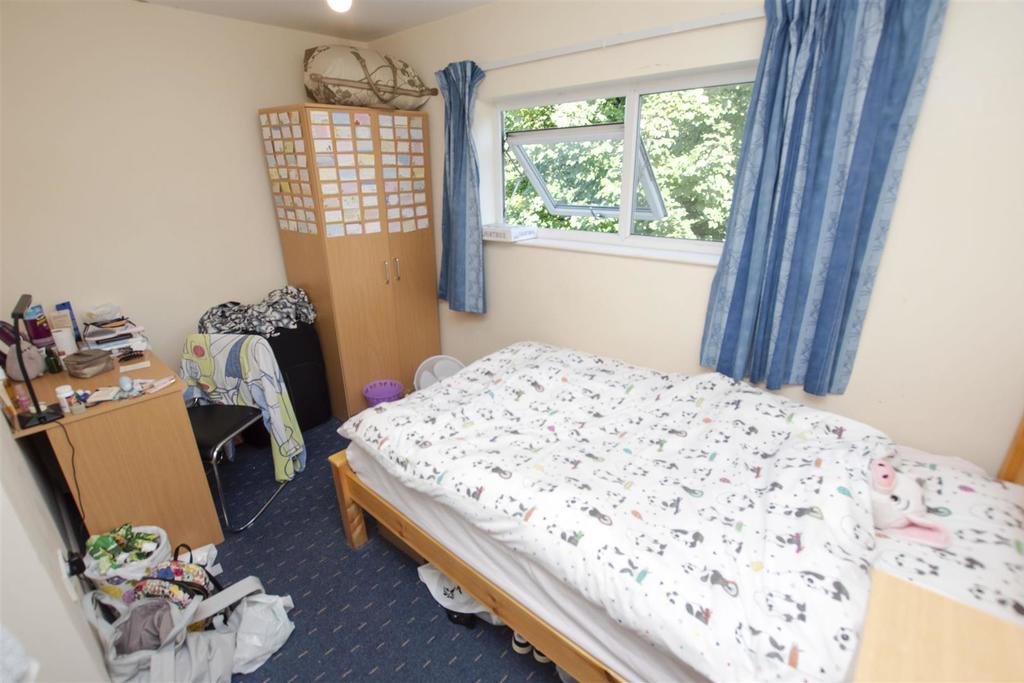 Flat Heeley Road in Birmingham