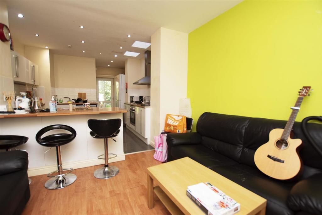 Flat Heeley Road in Birmingham
