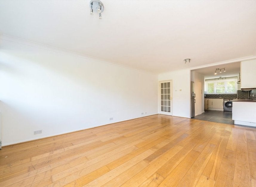 Flat Putney Hill in Greater London