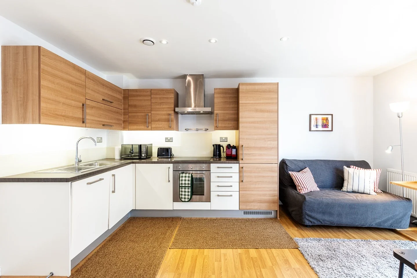 Flat Rushton Walk in Greater London