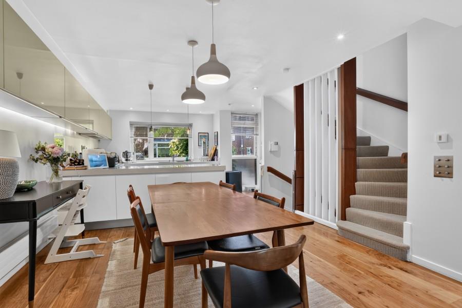 House Woodsford Square in Greater London
