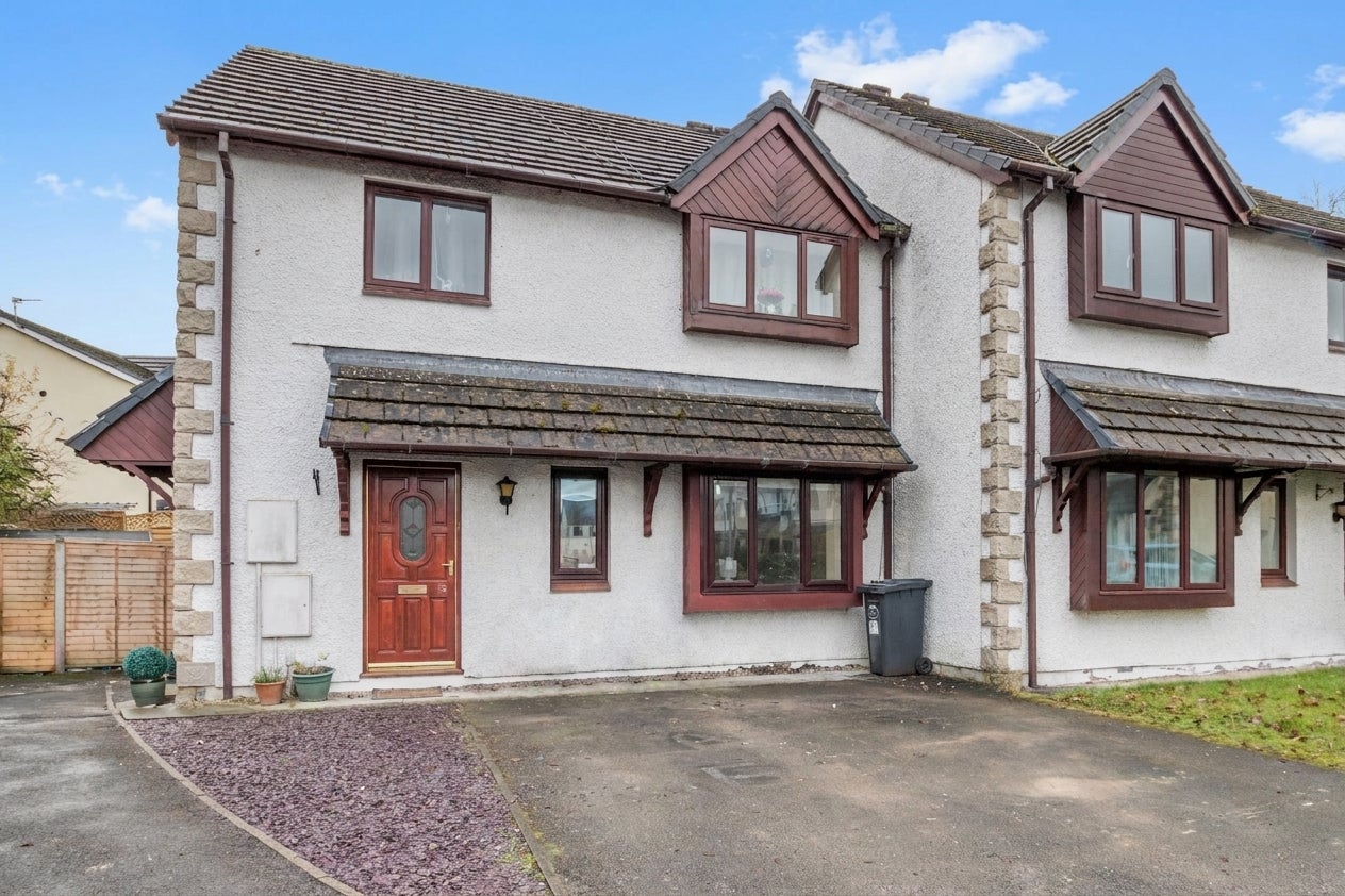 Flat Bluebell Close in Kendal