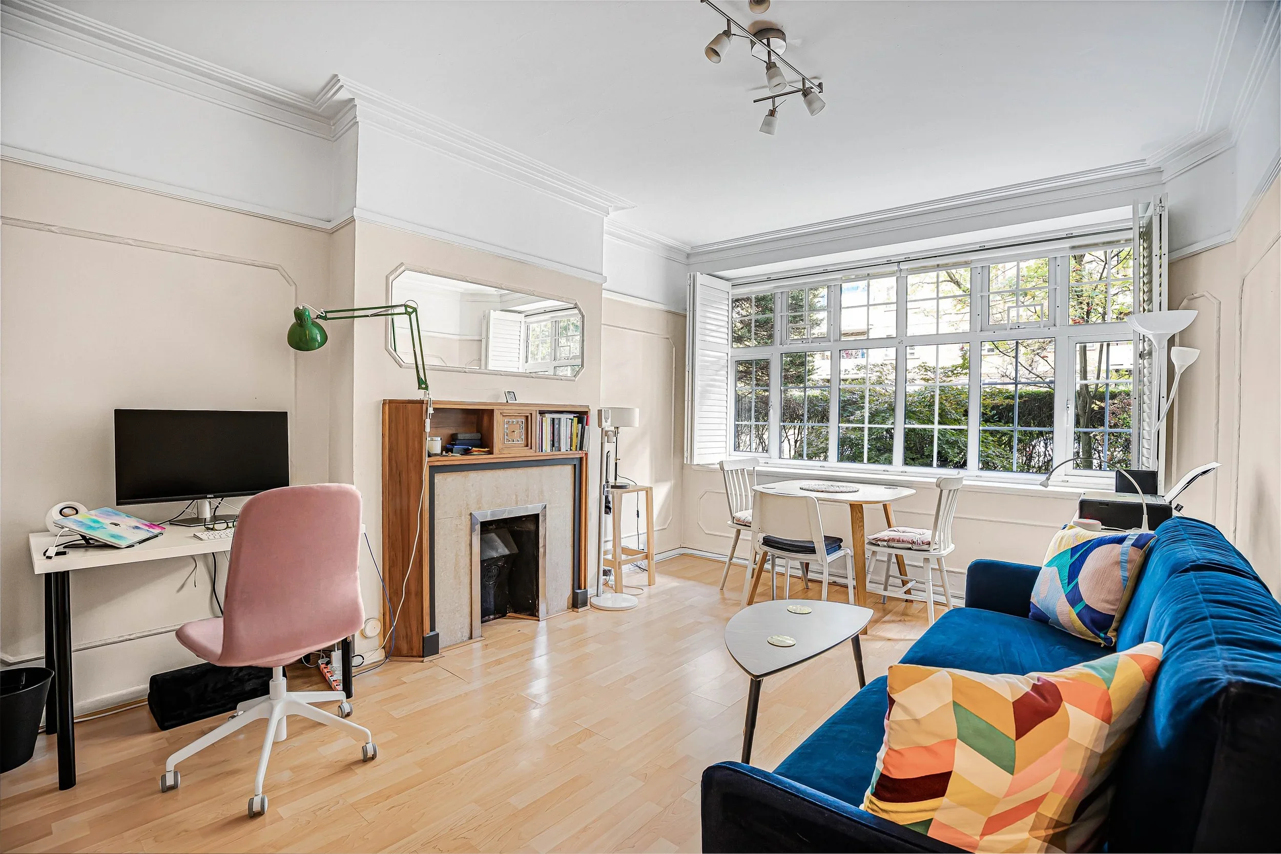 Flat Kingston Road in Epsom and Ewell
