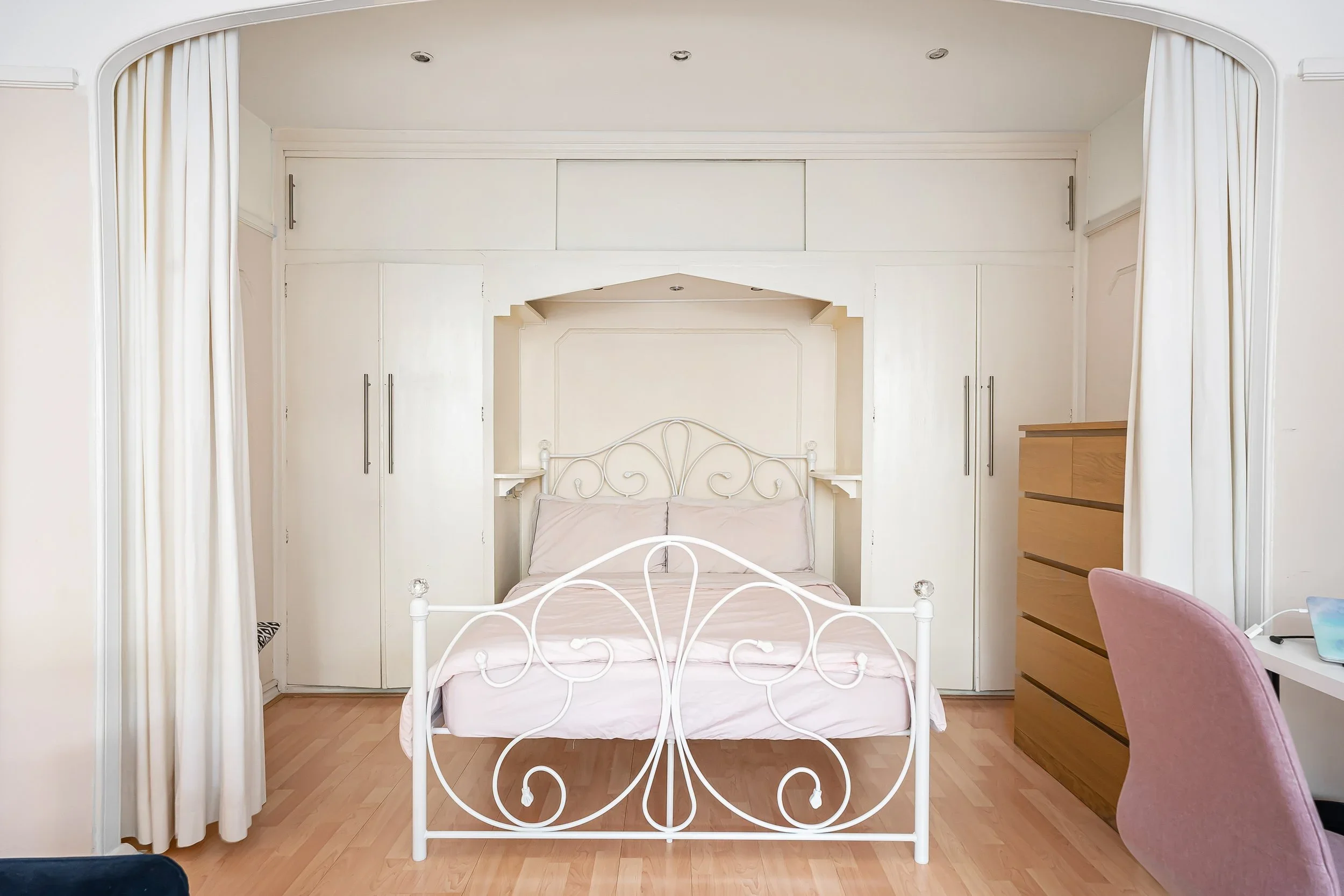 Flat Kingston Road in Epsom and Ewell