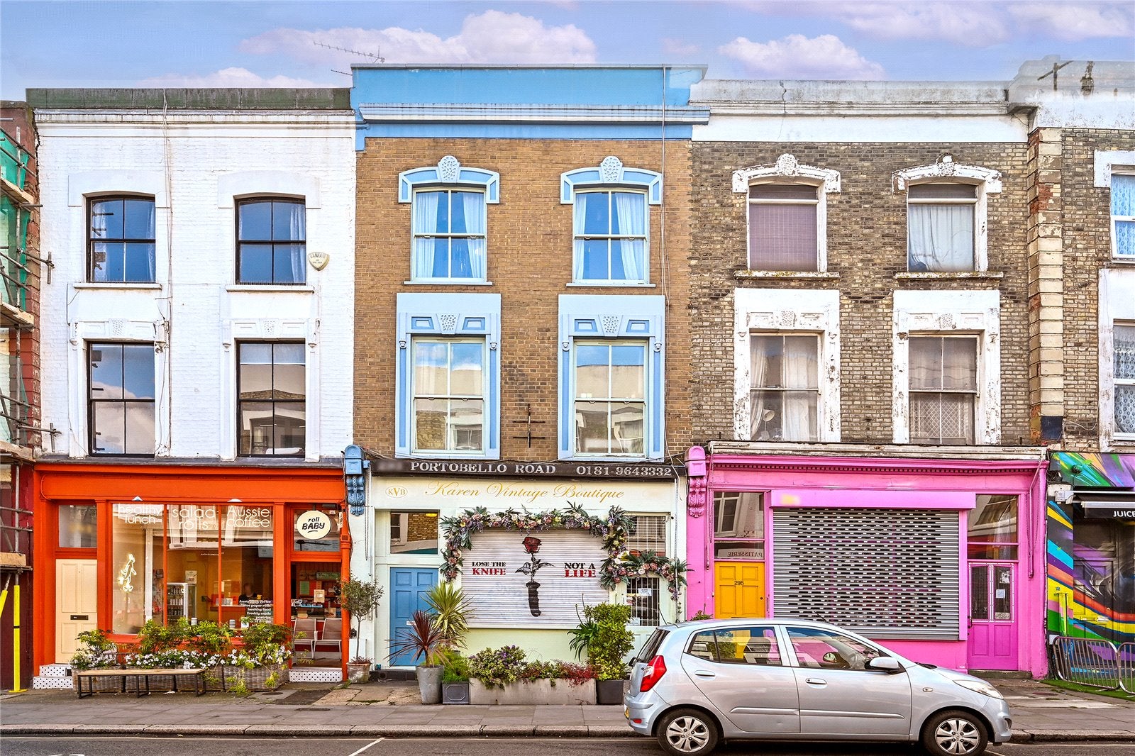 Flat Portobello Road in Greater London